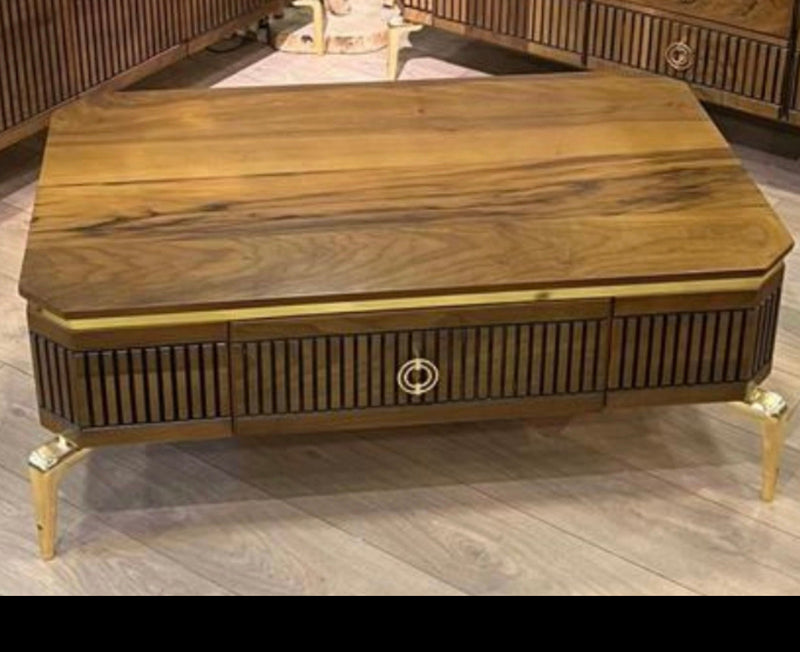 TABLE EN BOIS MASSIF