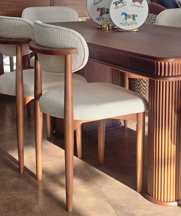 TABLE À MANGER AVEC 6 CHAISES